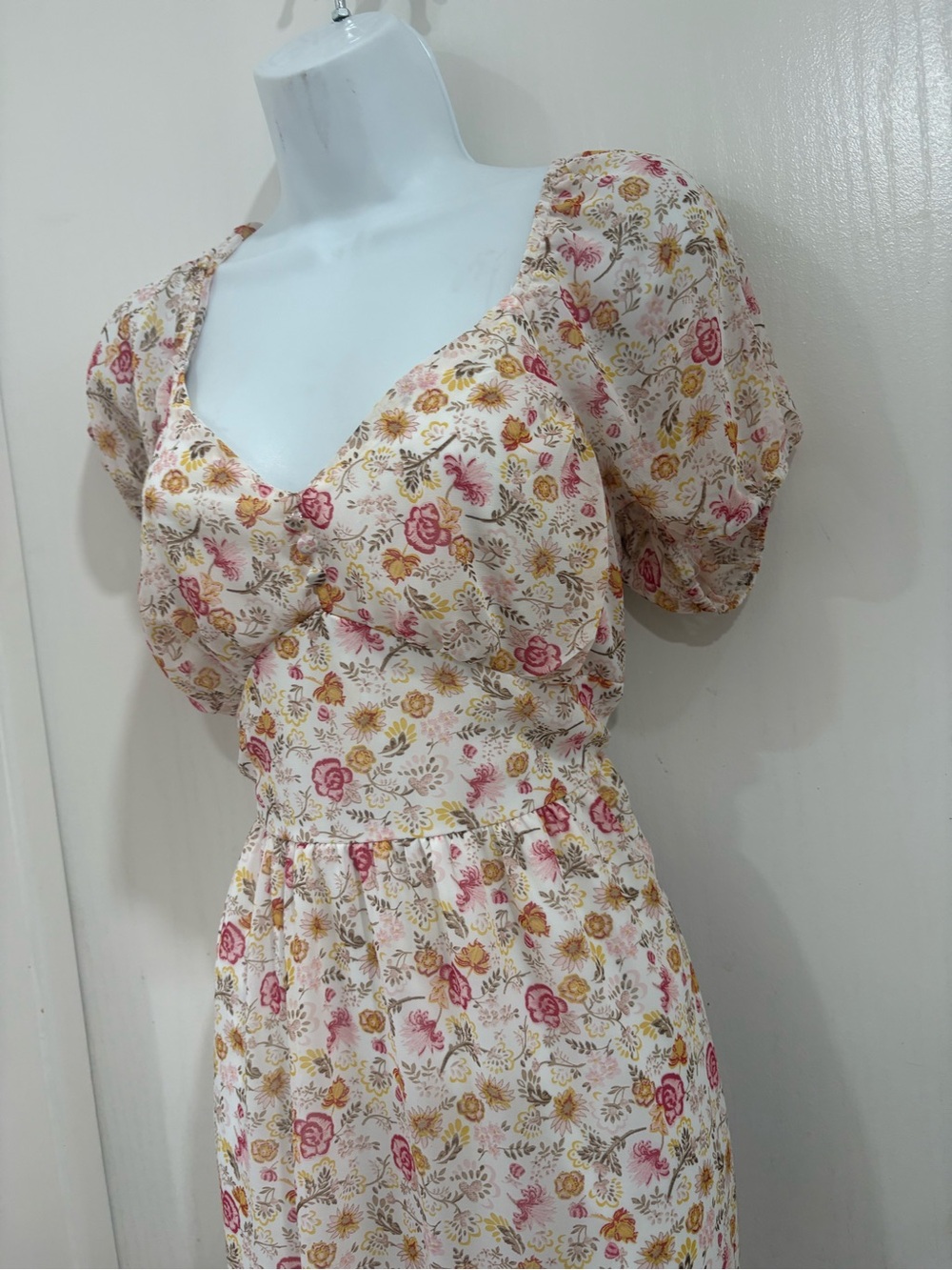 Cottagecore peasant Floral Puff-Sleeve Midi Dress in Cream pink and yellow - Picture 6 of 10